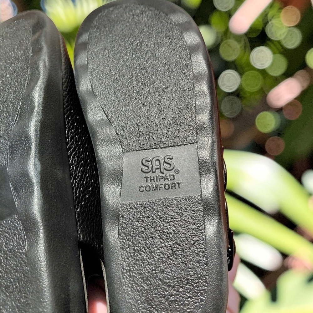 SAS Relaxed Black Sandals - Picture 3 of 6